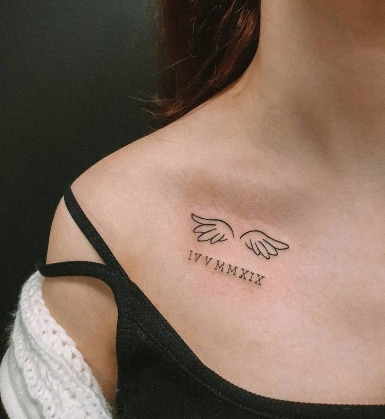 Engeltatoveringsdesign betyder minimalistiske tatoveringer på kravebenet