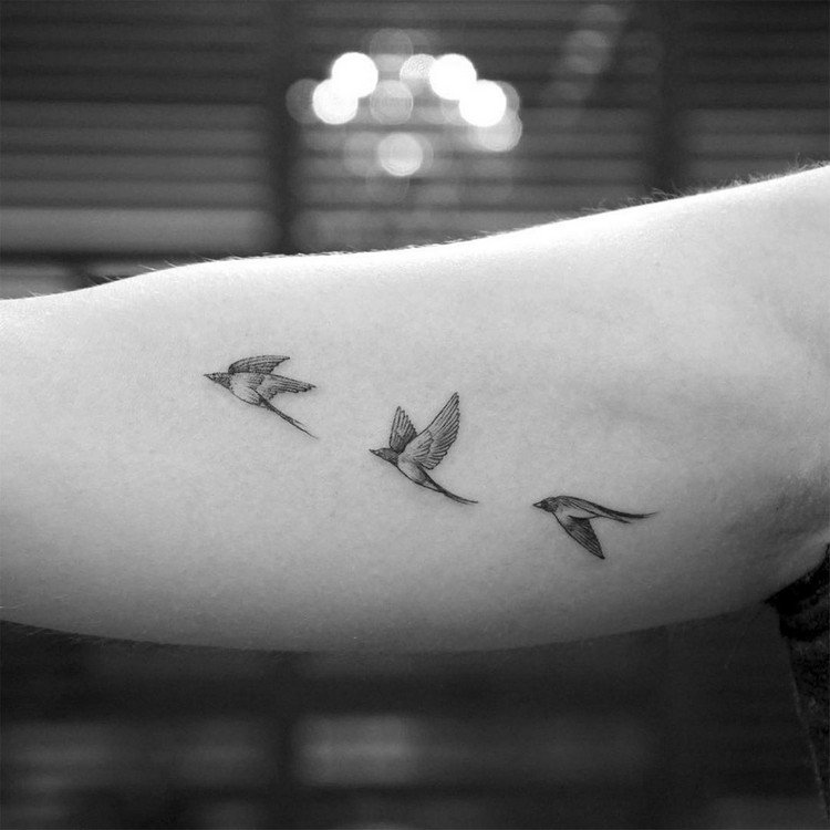 minimalistiske tatoveringer til kvinder fugl tatovering design betydning