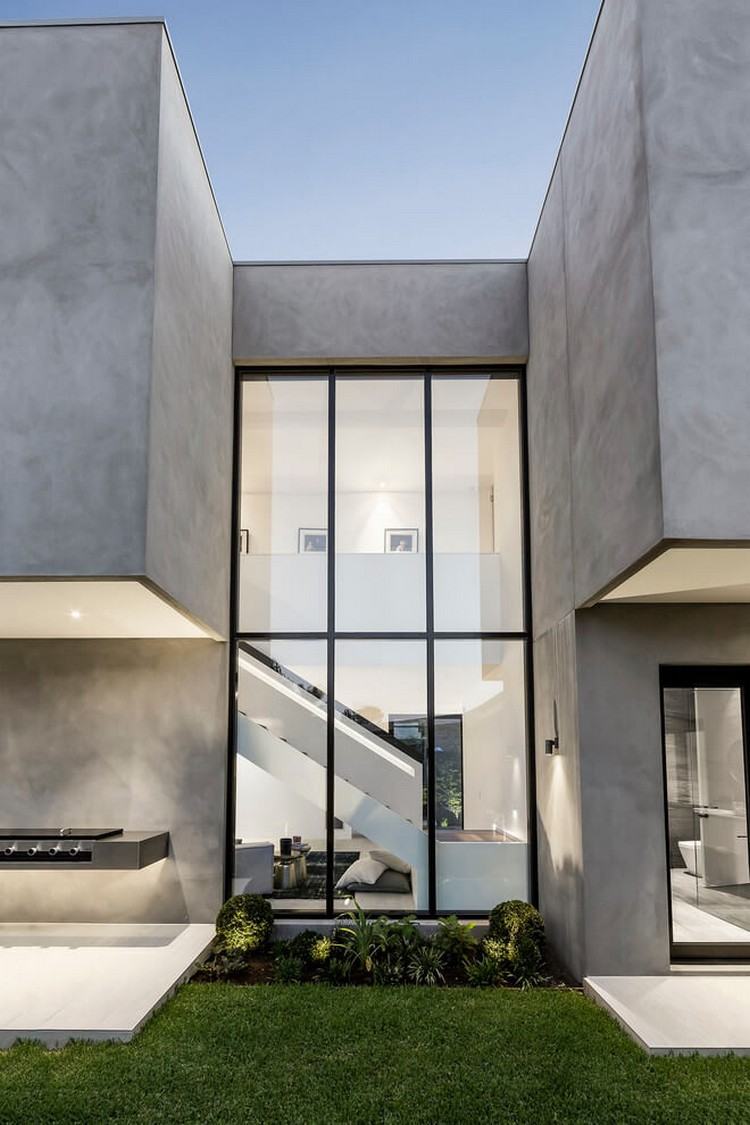 betonhus-minimalistisk-side-facade-vindues-fremspring