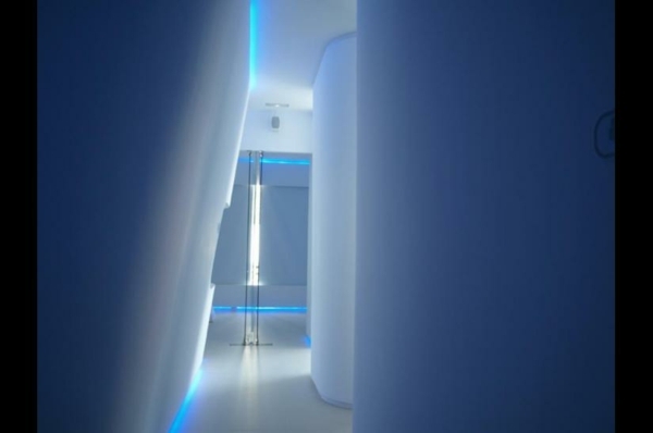 sinuous wall - minimalistisk moderne arkitektur