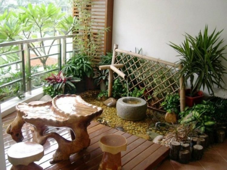 mini dam til balkonen japansk stil palme sofabord springvand
