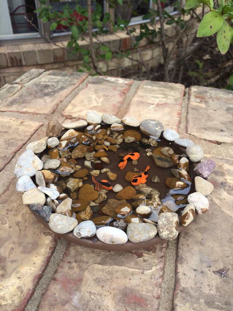 mini-dam-altan-sten-vand-blomster-pot-skål-ler-fisk