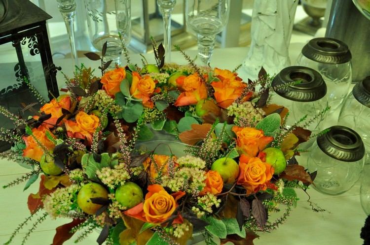 lyng-lyng-efterår-dekoration-arrangement-orange-rose-æbler