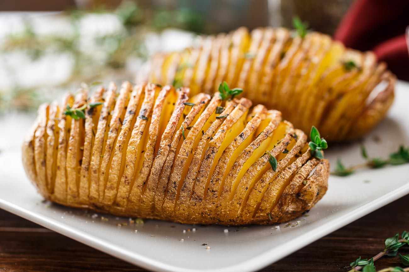 Svenske opskrifter Bagning fanformede kartofler Krydderier hasselbackpotatis Fejr midsommer