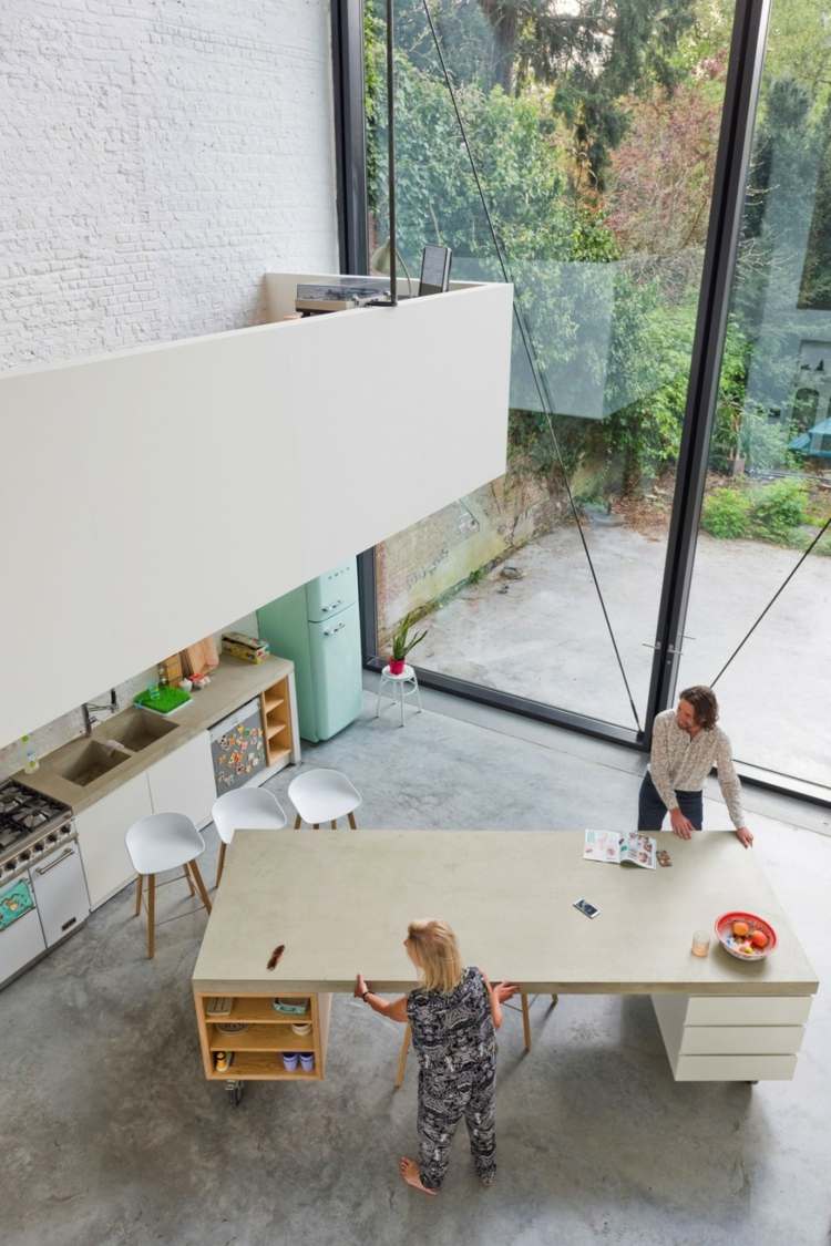 mobil køkkenø minimalistisk stil-mursten-væg-hvid