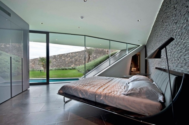 arkitektur og design soveværelse udsigt pool kontrast