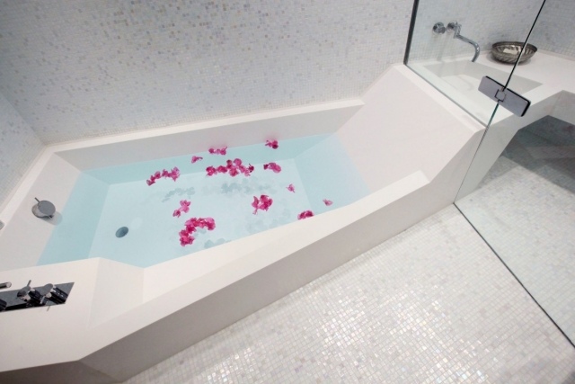 arkitektur og design badeværelse badekar blomster blomstrer