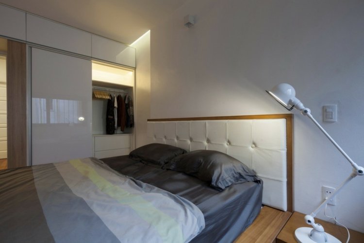 Moderne rumdeler-soveværelse-lampe-sengegavl-LED-belysning-garderobe