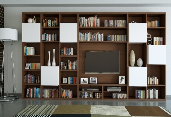 klassisk-væg-enhed-lavet-af-træ-hvide-elementer-åbne-rum-tv-møbler