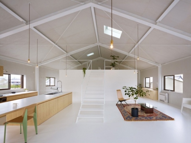 moderne hus japan åbent grundplan hvidt gulv køkken stue