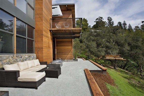 Moderne træarkitektur i San Francisco -sofa