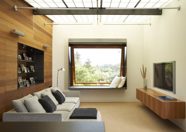 Moderne træarkitektur i stuen i San Francisco
