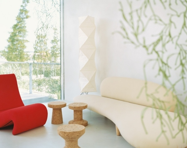 Sofa-creme hvid rød indretning-moderne møbeldesign