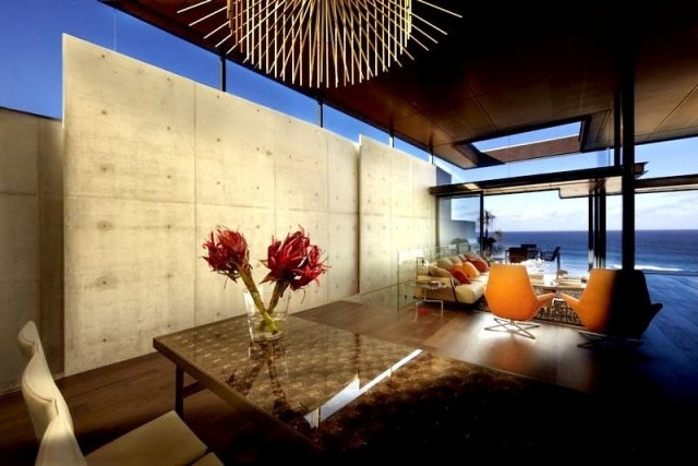feriehus rolf ockert glasfront indvendig arkitektur betonvæg