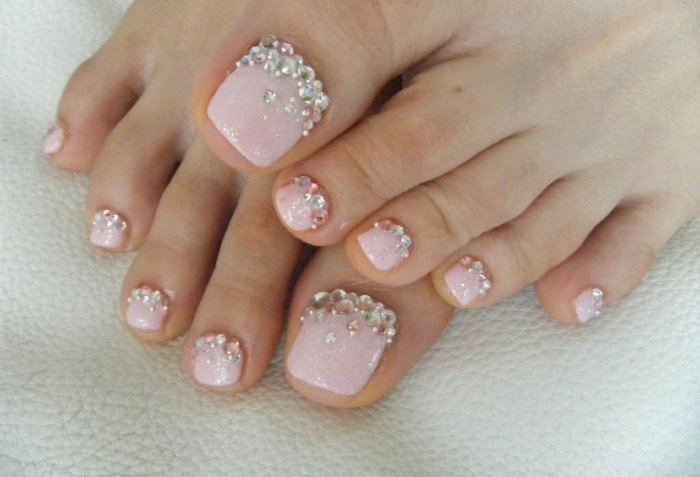 manicure tæer pink rhinestones nail art idé