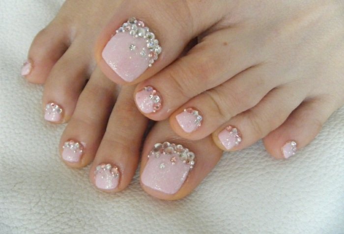 manicure tæer pink rhinestones nail art idé