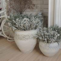 Podlahové vázy s herbármi z poľných rastlín