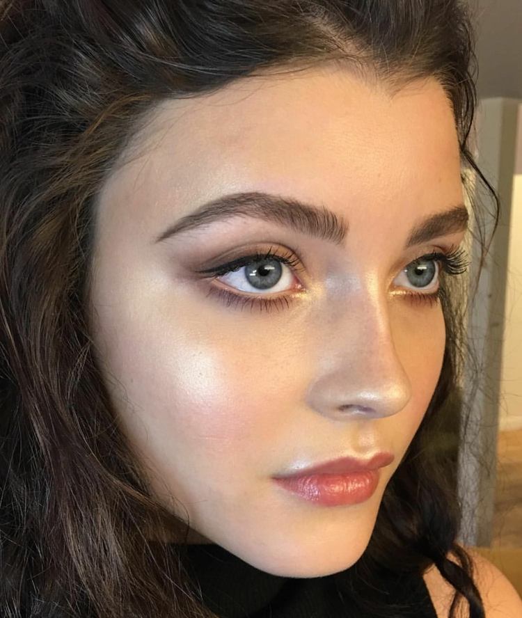 brune øjenskygge highlighter make-up læber naturligt