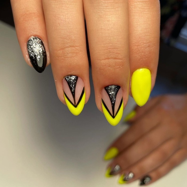neon negle med glitter sort og gul