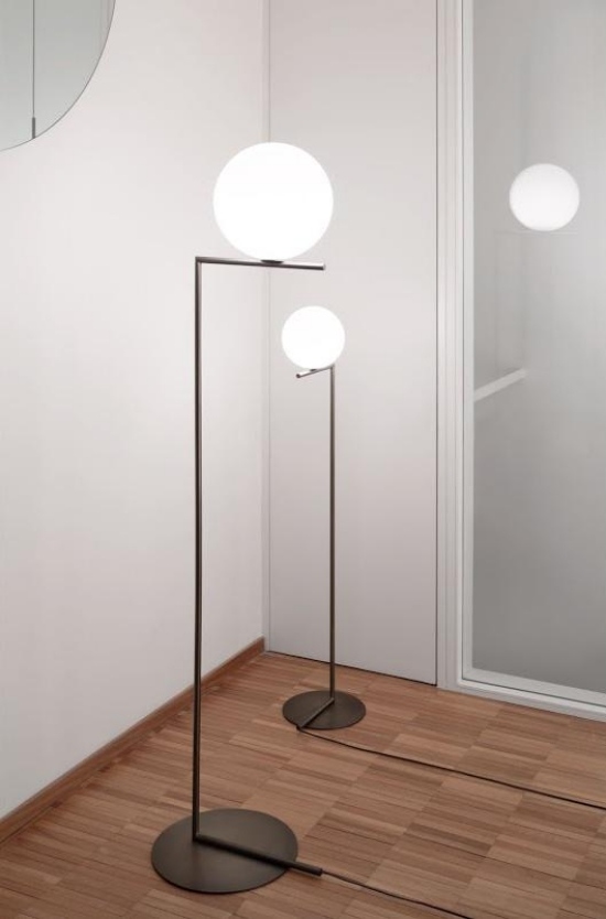 gulvlamper-design-minimalistisk-sfærisk-lysende-krop-ledet