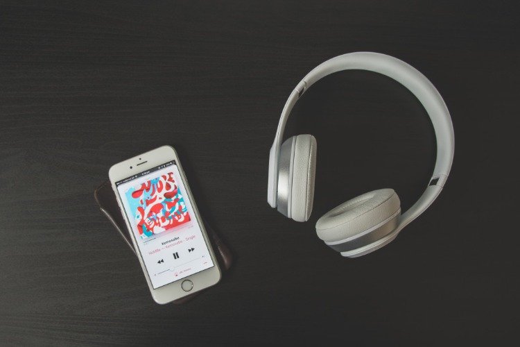 mobile enheder med bluetooth -funktioner til at lytte til musik