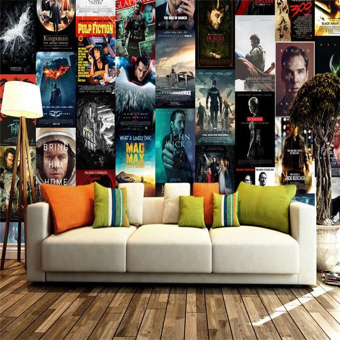 زخرفة جدار غرفة المعيشة مع ملصقات الأفلام