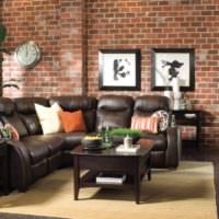 Kožený nábytek s černým čalouněním v obývacím pokoji soukromého domu