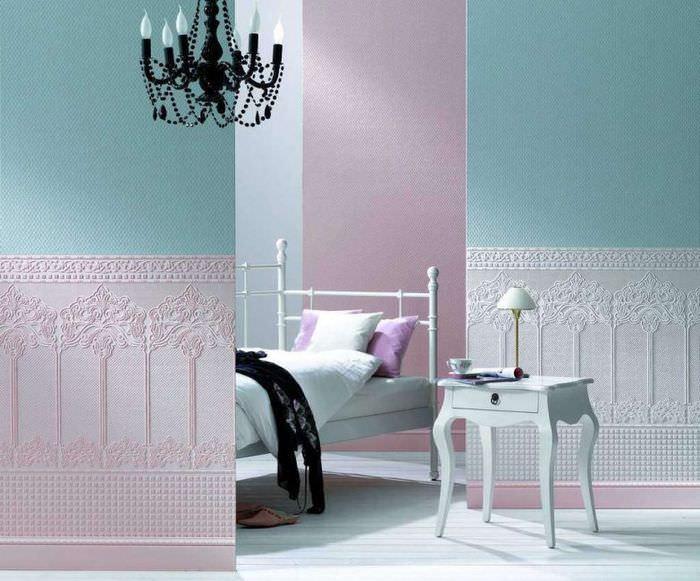 Interiér ložnice s natíratelnou tapetou