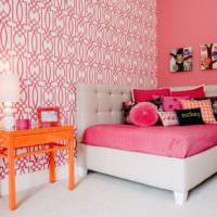 Růžový pokoj pro dospívající dívku