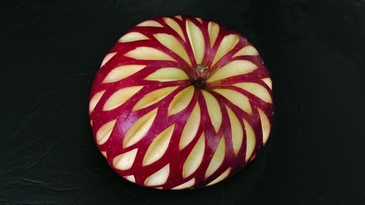 frugt-udskæring-begynder-æble-dekoration-instruktioner