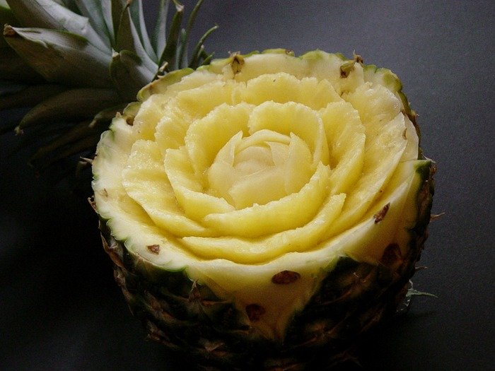 Frugt udskæring nybegynder ananas blomst idé