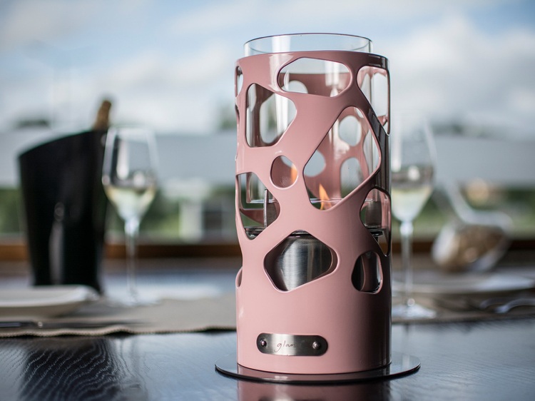 åben-ild-moderne-lanterne-design-lasercut-pink