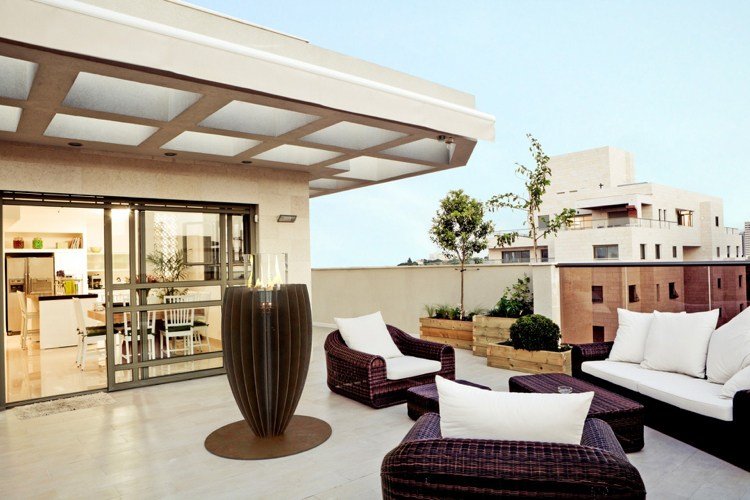 åben-ild-moderne-pejs-design-fritstående-terrasse-udendørs