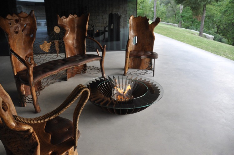 åben-ild-moderne-ild-bord-rustikt-corten-stål-glas-møbler