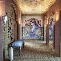 Hall i ett lanthus i orientalisk stil