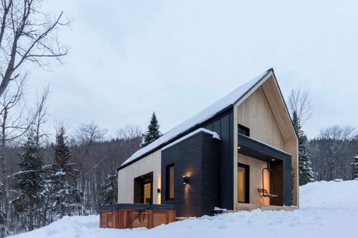 Lite hus på landet i skandinavisk stil