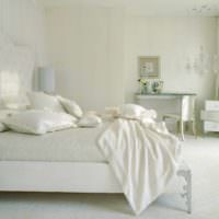 ajatus kevyestä sisustuksesta seinän tyyliin makuuhuoneen valokuvassa