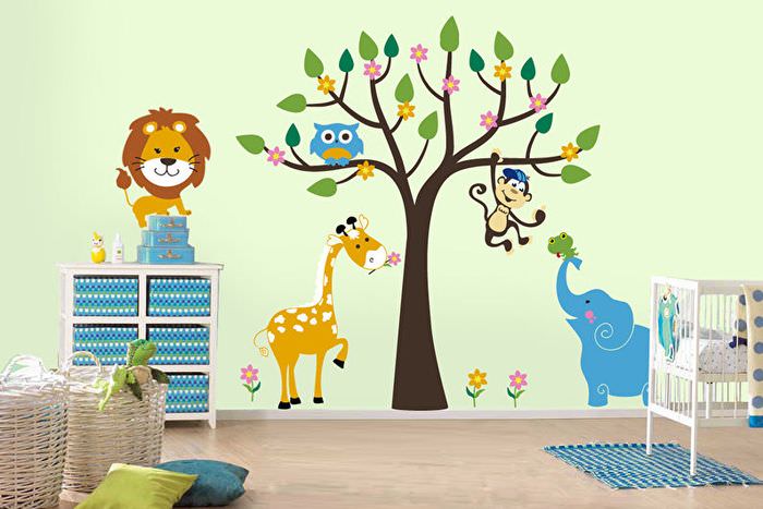 رسومات الحيوانات على جدار غرفة الأطفال