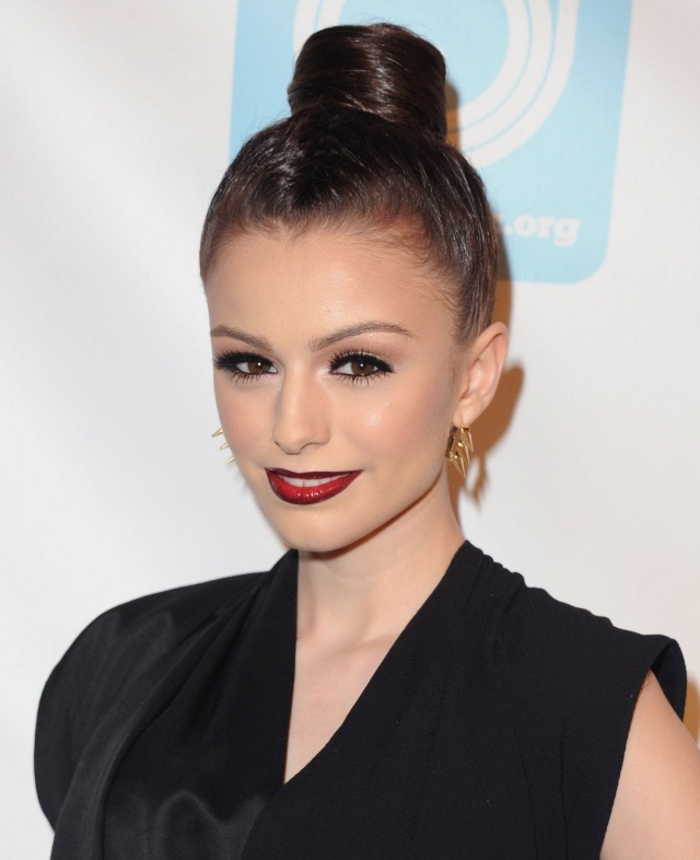 cher-lloyd-ombre-læber-sort-rød