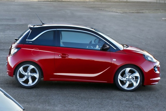 Opel Adam, røde fælge lille bil