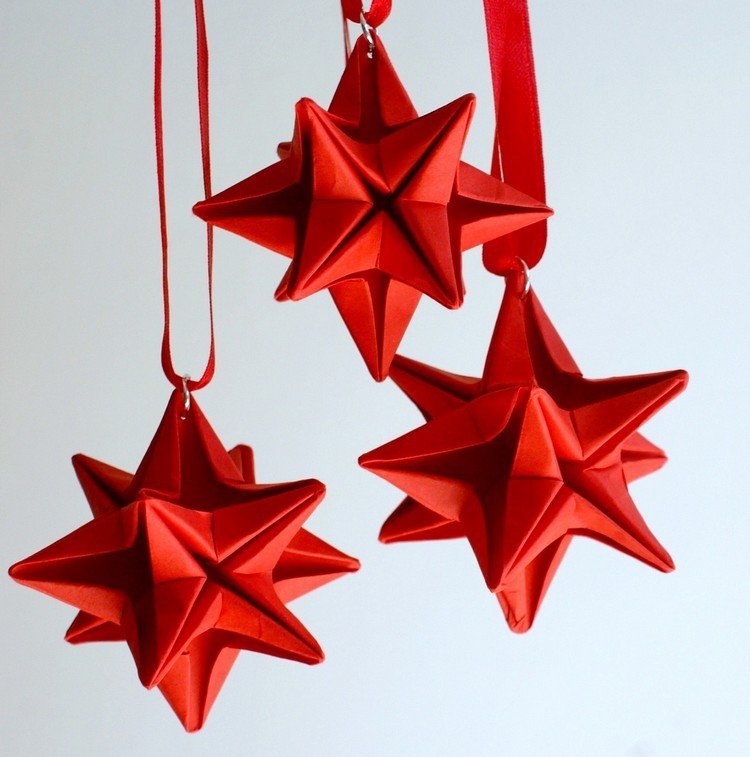 origami-stjerne-fold-jul-omega-3d-stjerner-rød-konstruktion-papir