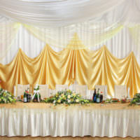 Štýlová dekorácia svadobného stola