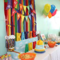Festligt bord för flickans födelsedag