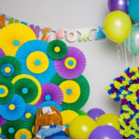 Vackra DIY pappersblommor för ett barns födelsedag