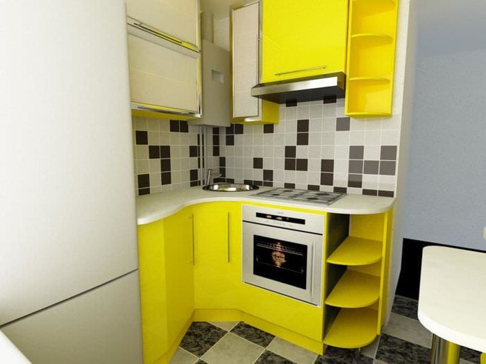 set galben în bucătărie