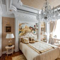 Fotomalerier i det indre af soveværelset i klassisk stil