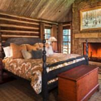 soveværelse i et træhus med murværk