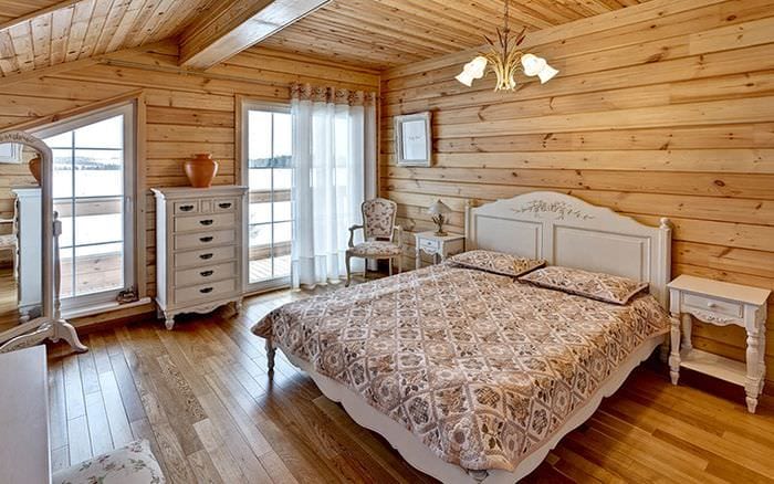 hálószoba egy faházban