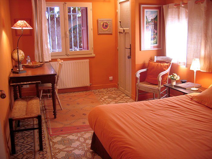 Narancssárga, provence -i stílusú hálószoba