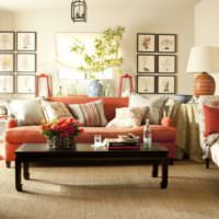 Oranžový nábytok v interiéri obývačky